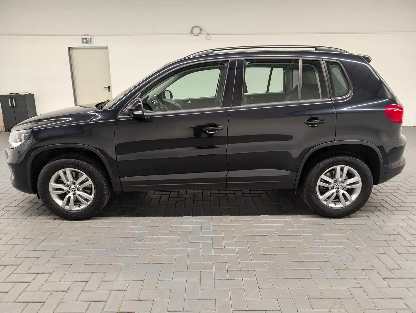 Volkswagen Tiguan SHZ/PDC/Parkass./MirrorLink/Tempom./16"LM Nero - 2