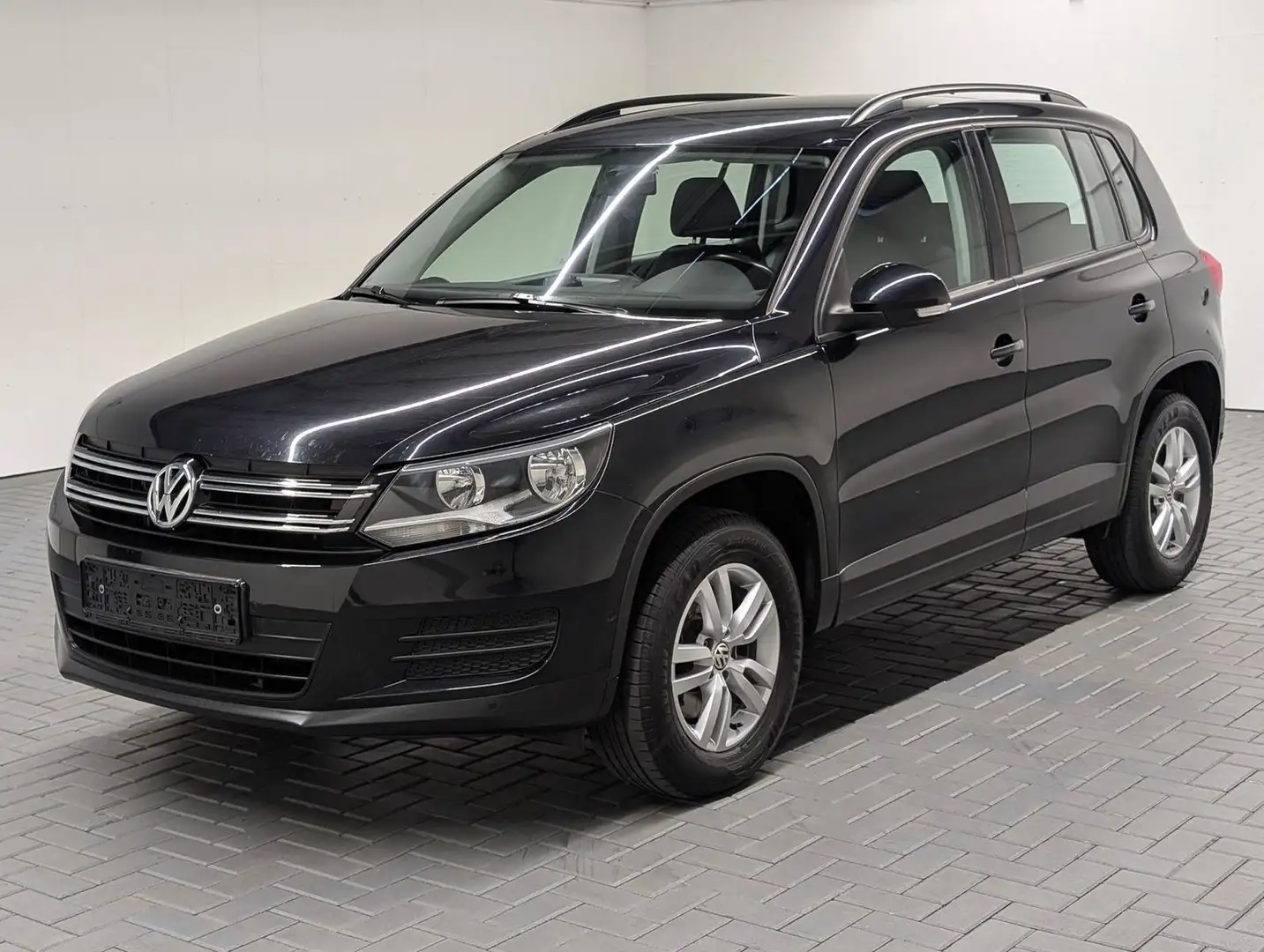 Volkswagen Tiguan SHZ/PDC/Parkass./MirrorLink/Tempom./16"LM Nero - 1