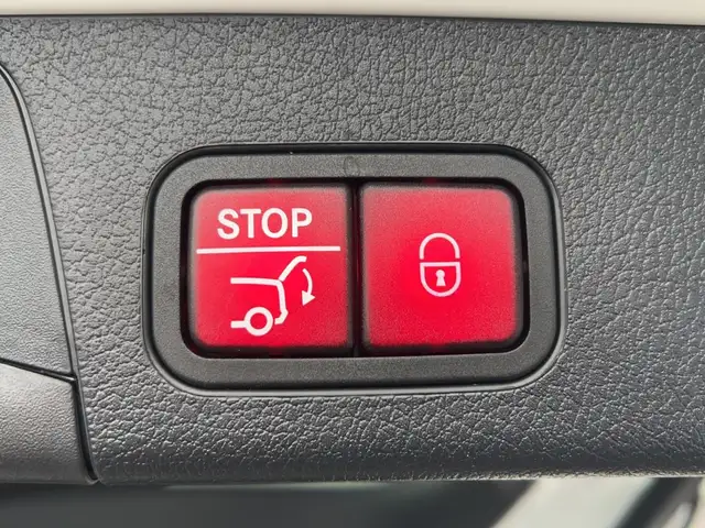 Mercedes-Benz 250 view 13