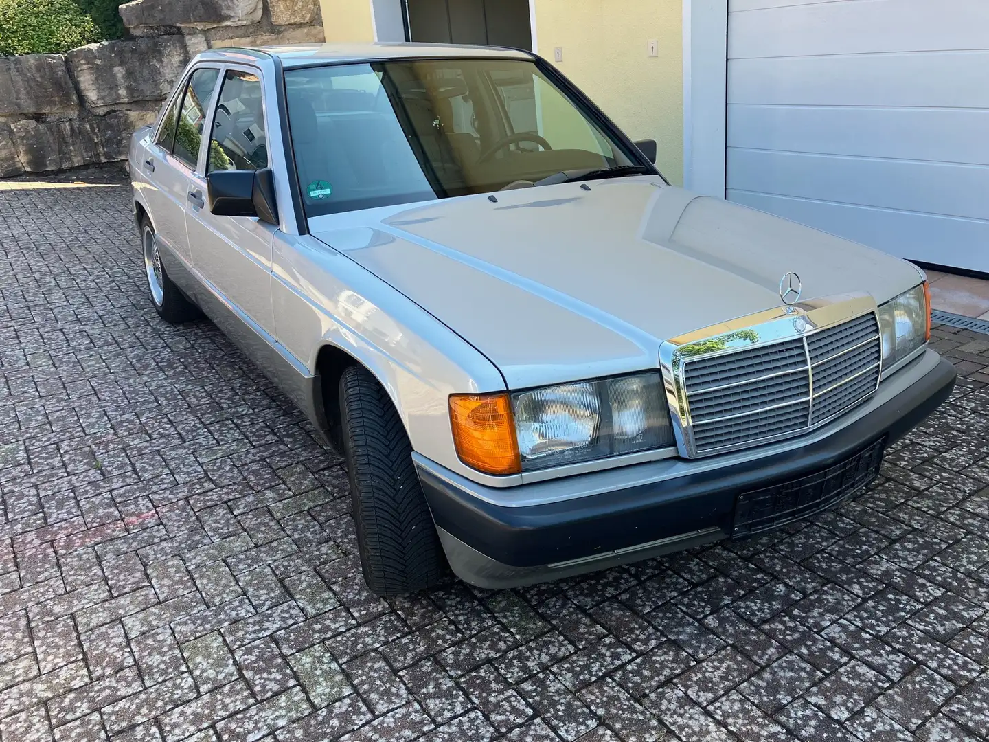 Mercedes-Benz 190 190 E, sehr gepflegt, kein Rost Silver - 1