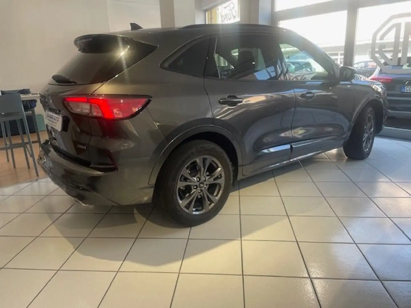 Ford Kuga Kuga 2.5 phev ST-Line X 2wd 225cv cvt Grijs - 2