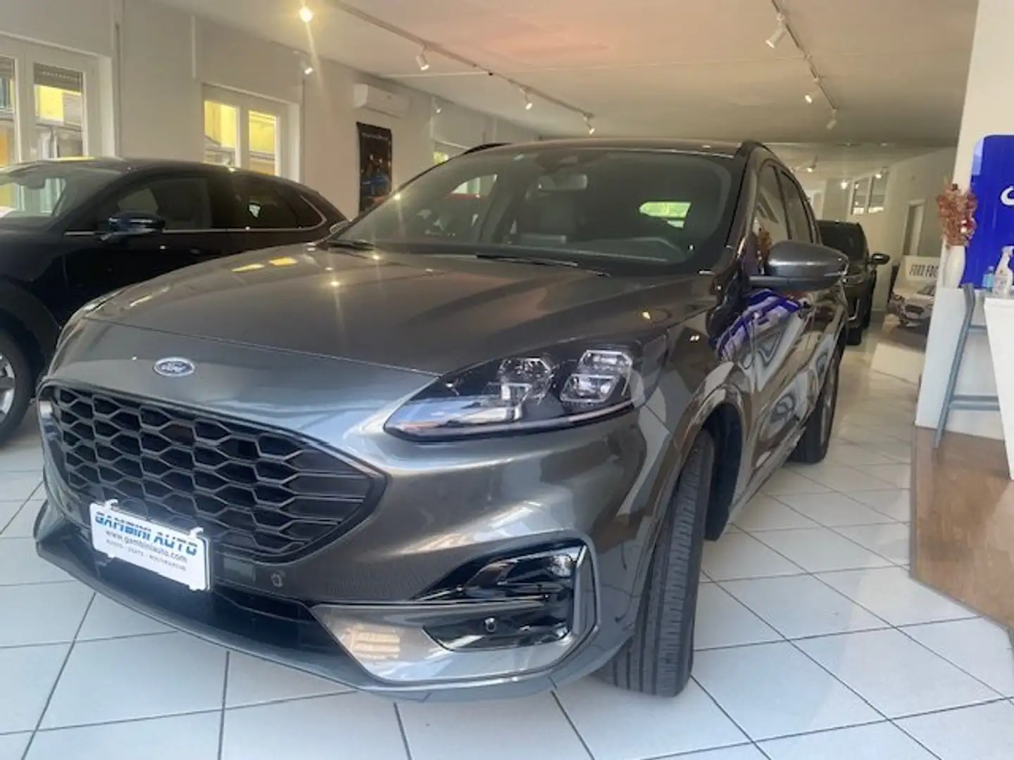 Ford Kuga Kuga 2.5 phev ST-Line X 2wd 225cv cvt Grijs - 1