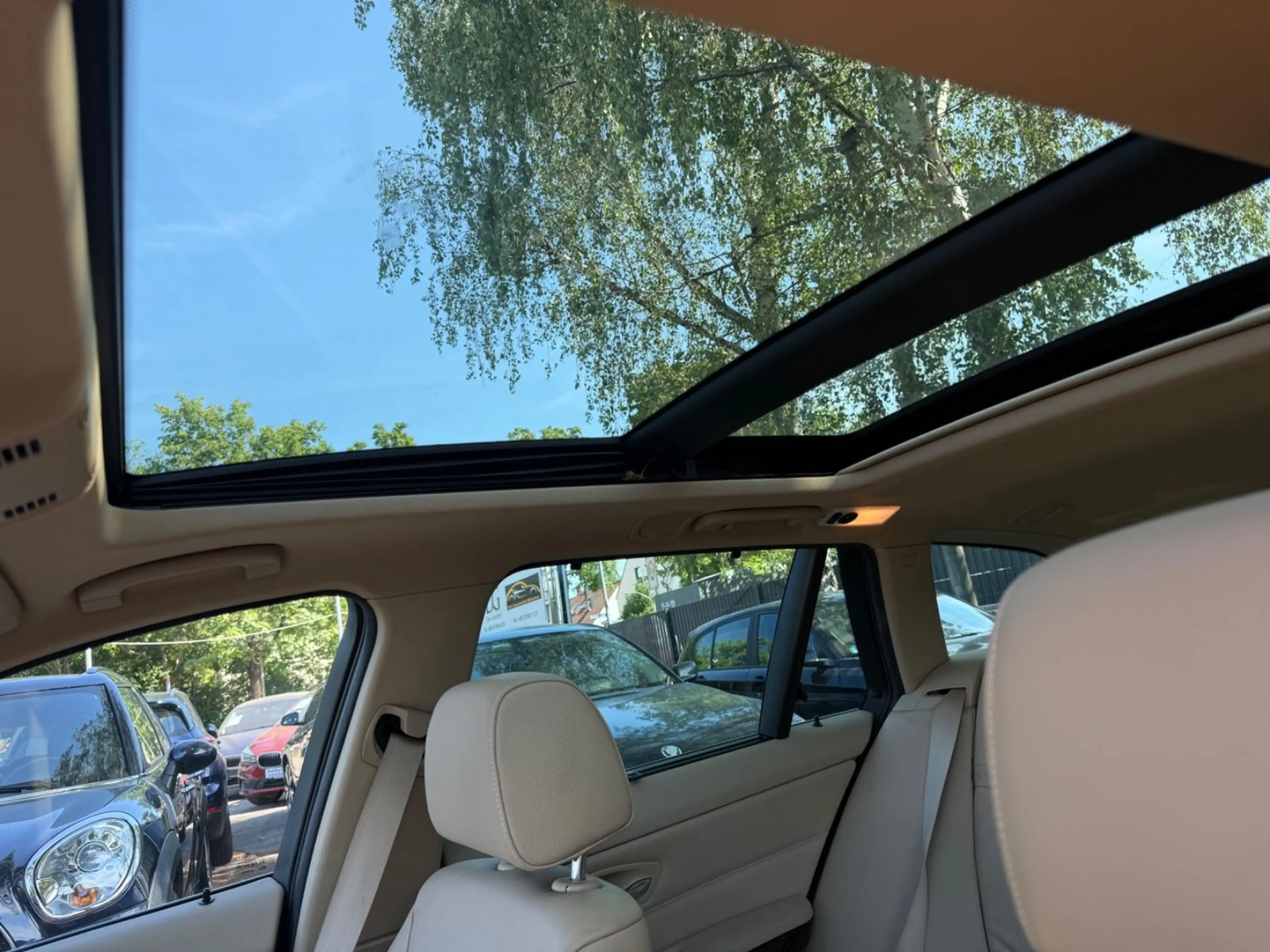 BMW 325 d Touring — photo 10