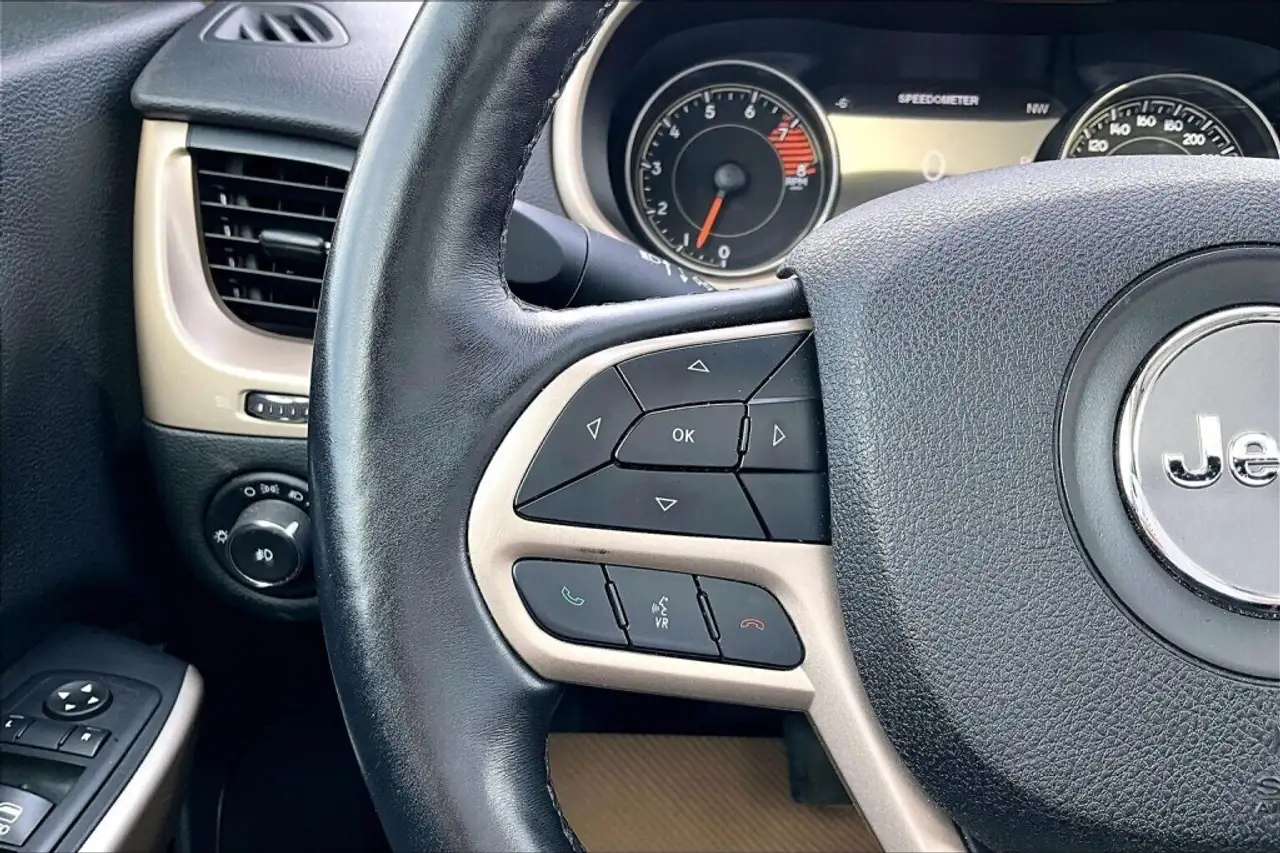 Jeep Cherokee снимка Jeep Cherokee
