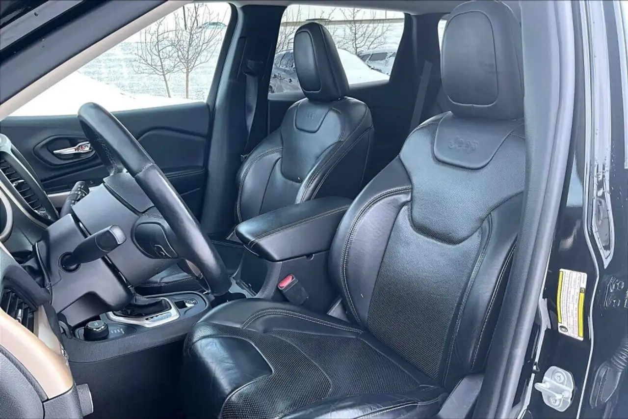 Jeep Cherokee снимка Jeep Cherokee