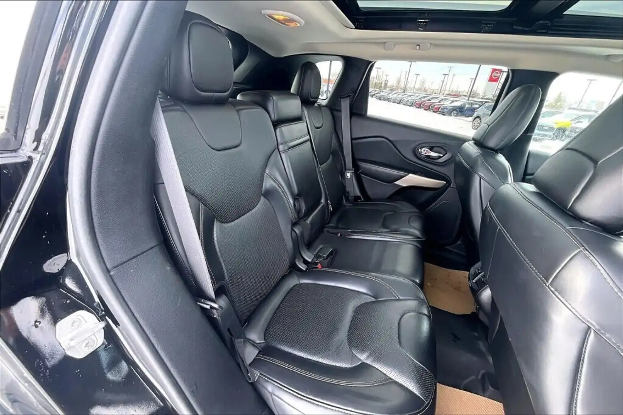 Jeep Cherokee снимка Jeep Cherokee