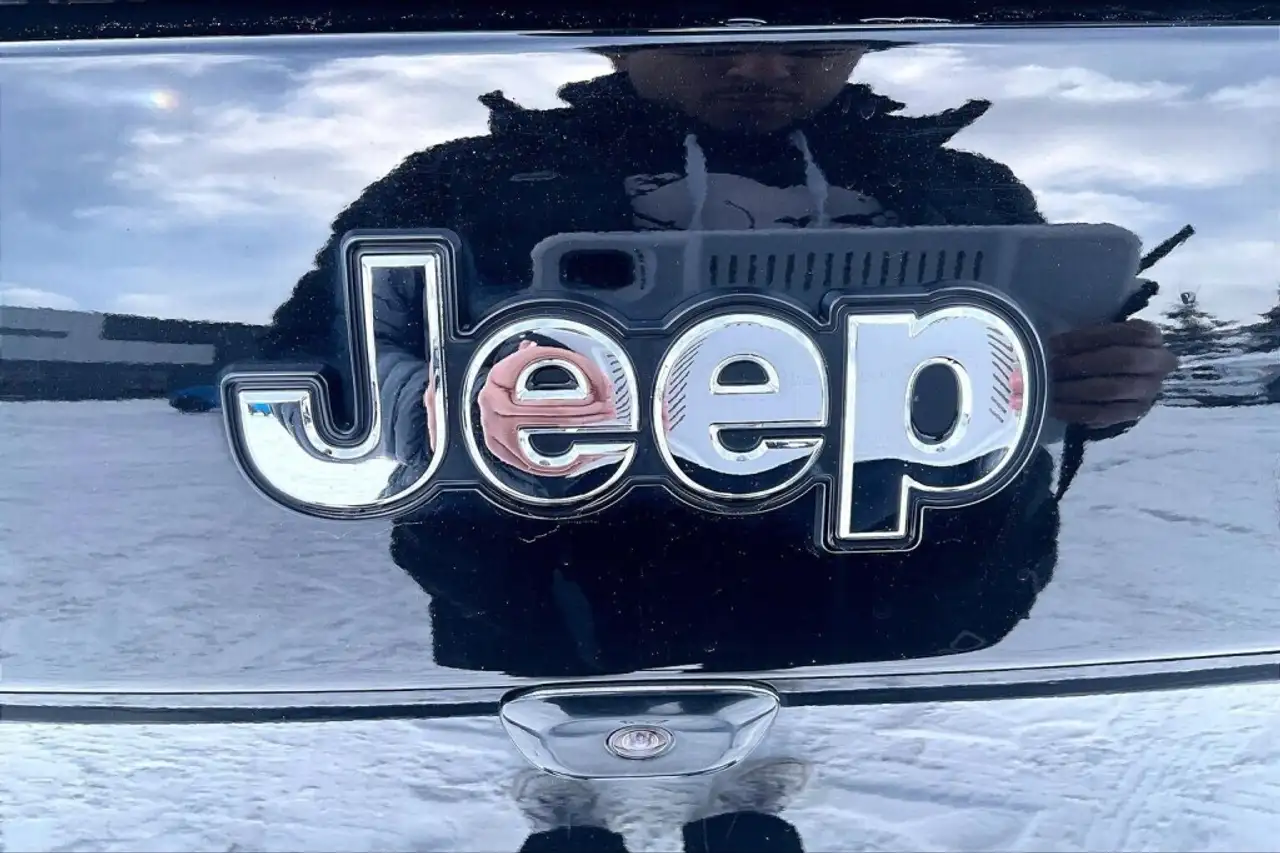 Jeep Cherokee снимка Jeep Cherokee
