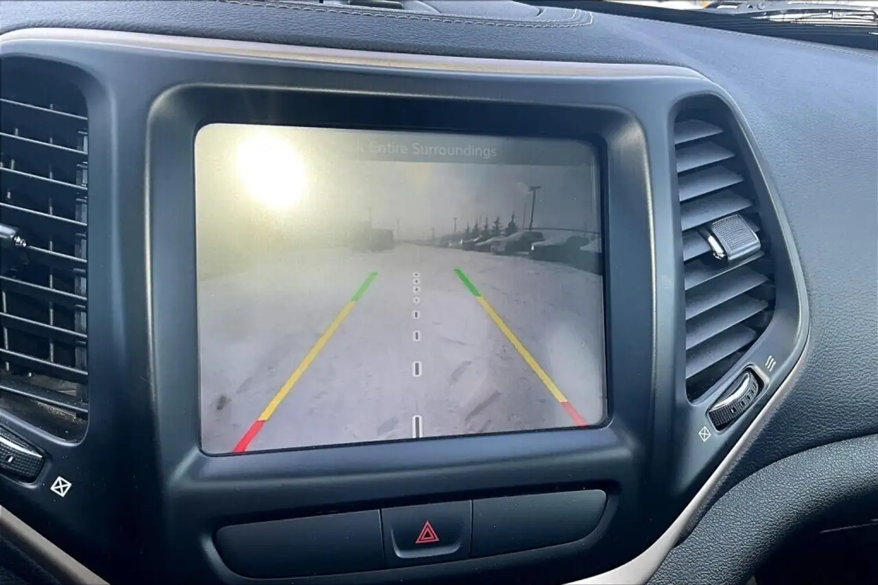 Jeep Cherokee снимка Jeep Cherokee