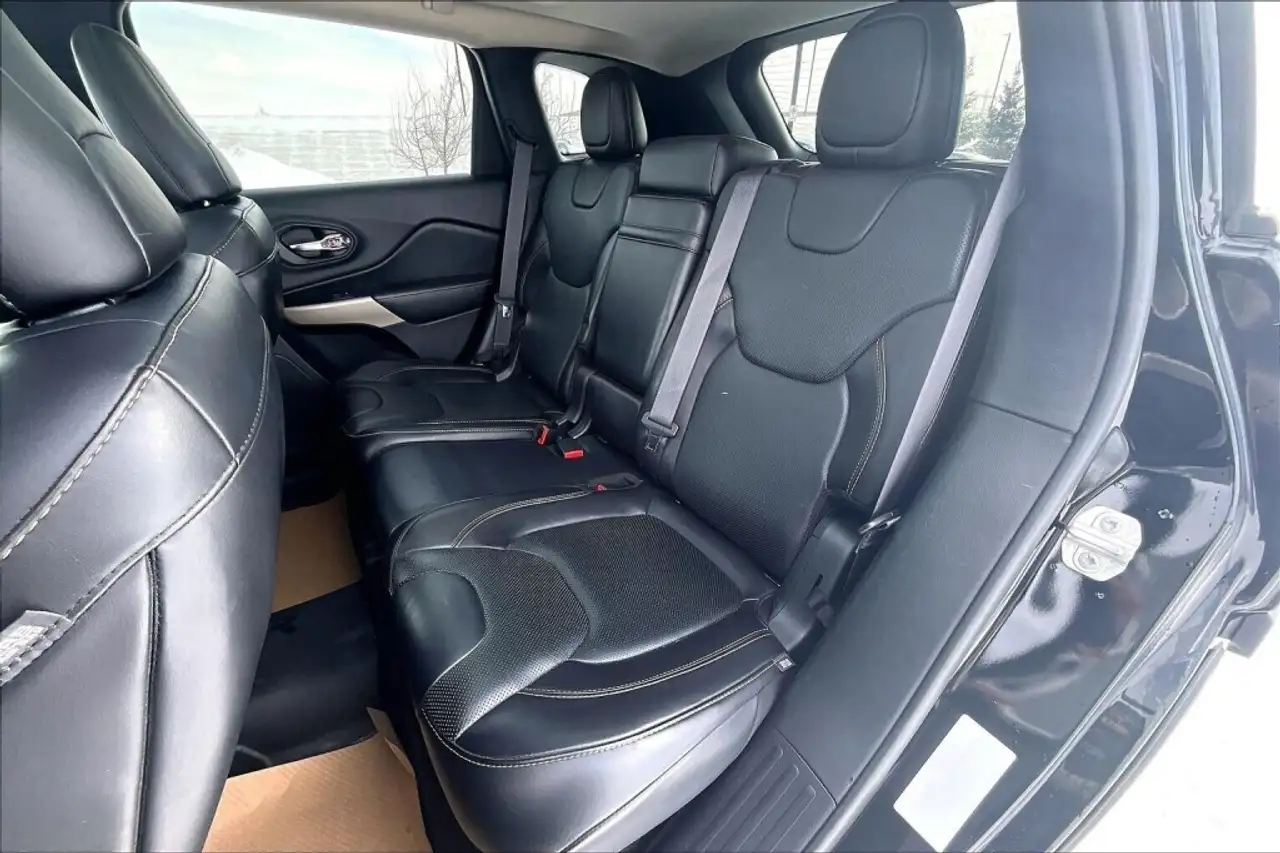 Jeep Cherokee снимка Jeep Cherokee