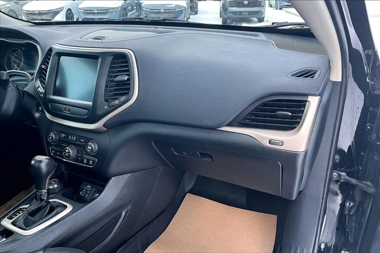 Jeep Cherokee снимка Jeep Cherokee