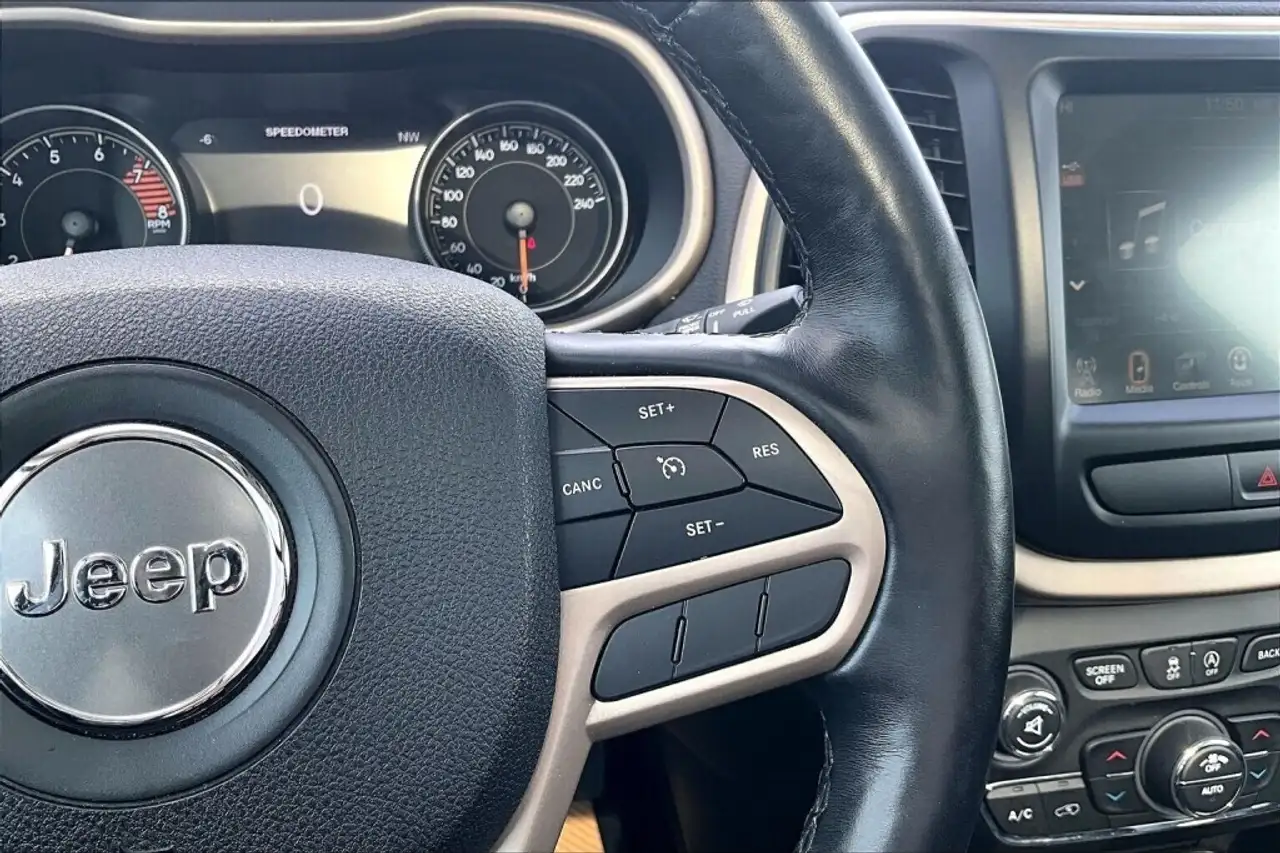 Jeep Cherokee снимка Jeep Cherokee