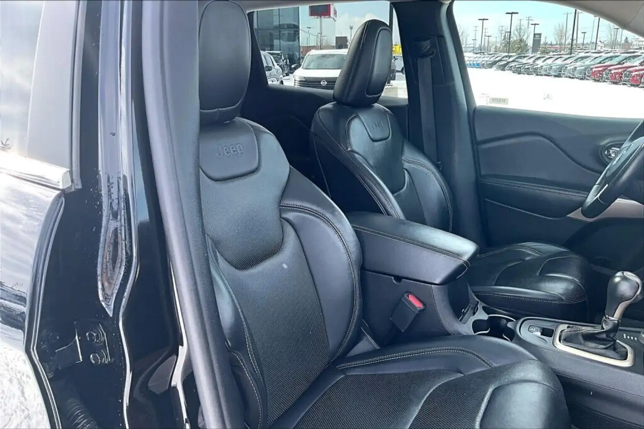Jeep Cherokee снимка Jeep Cherokee