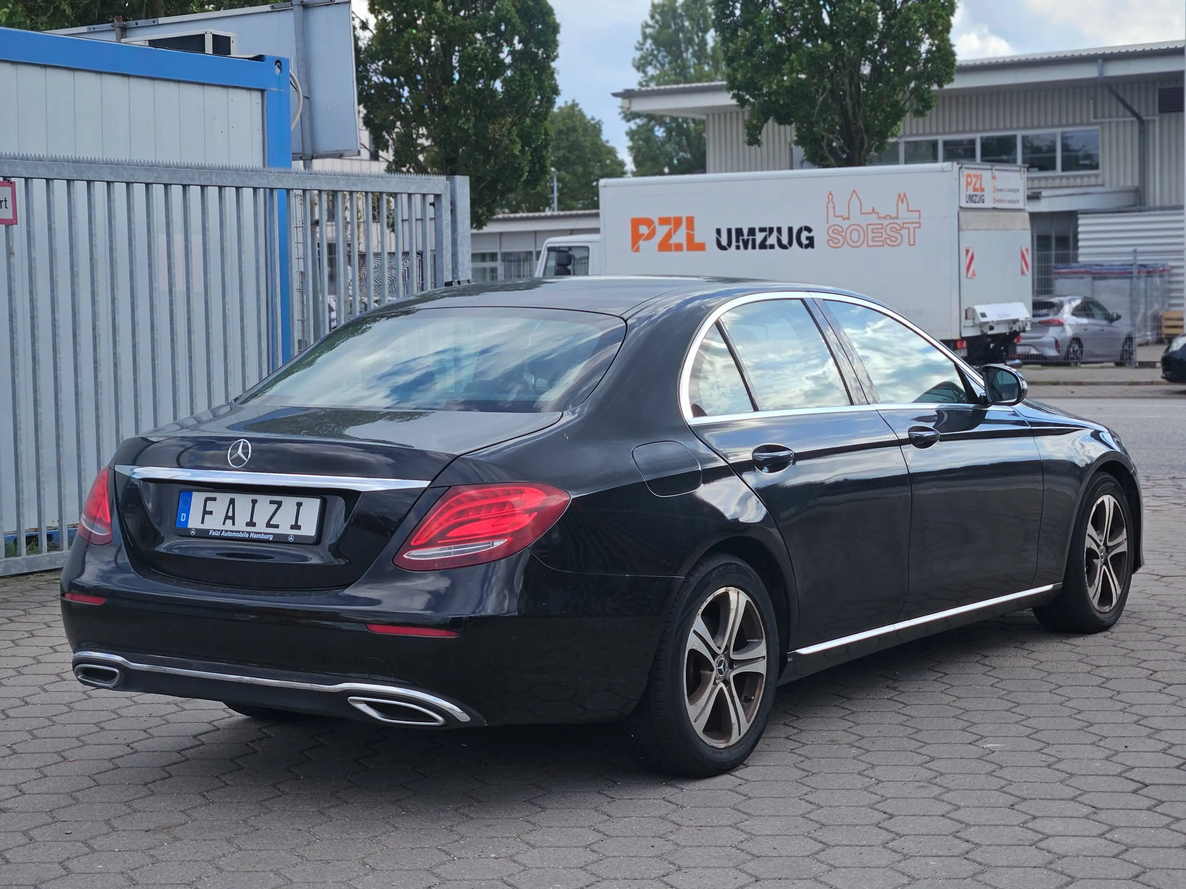 Mercedes-Benz E 200 E 200 d Avantgarde Originalfarbe Schwarz — photo 4