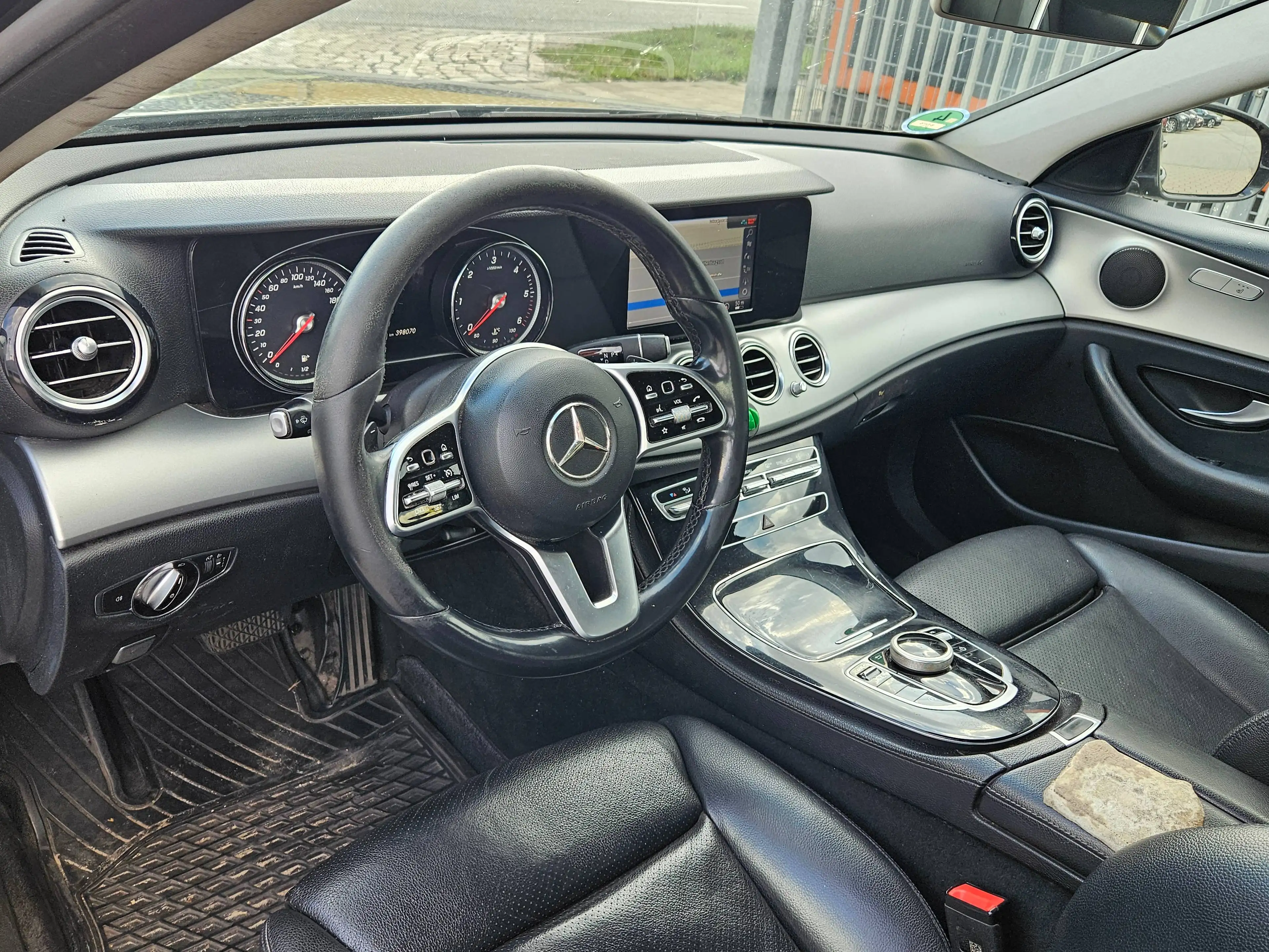 Mercedes-Benz E 200 E 200 d Avantgarde Originalfarbe Schwarz — photo 7
