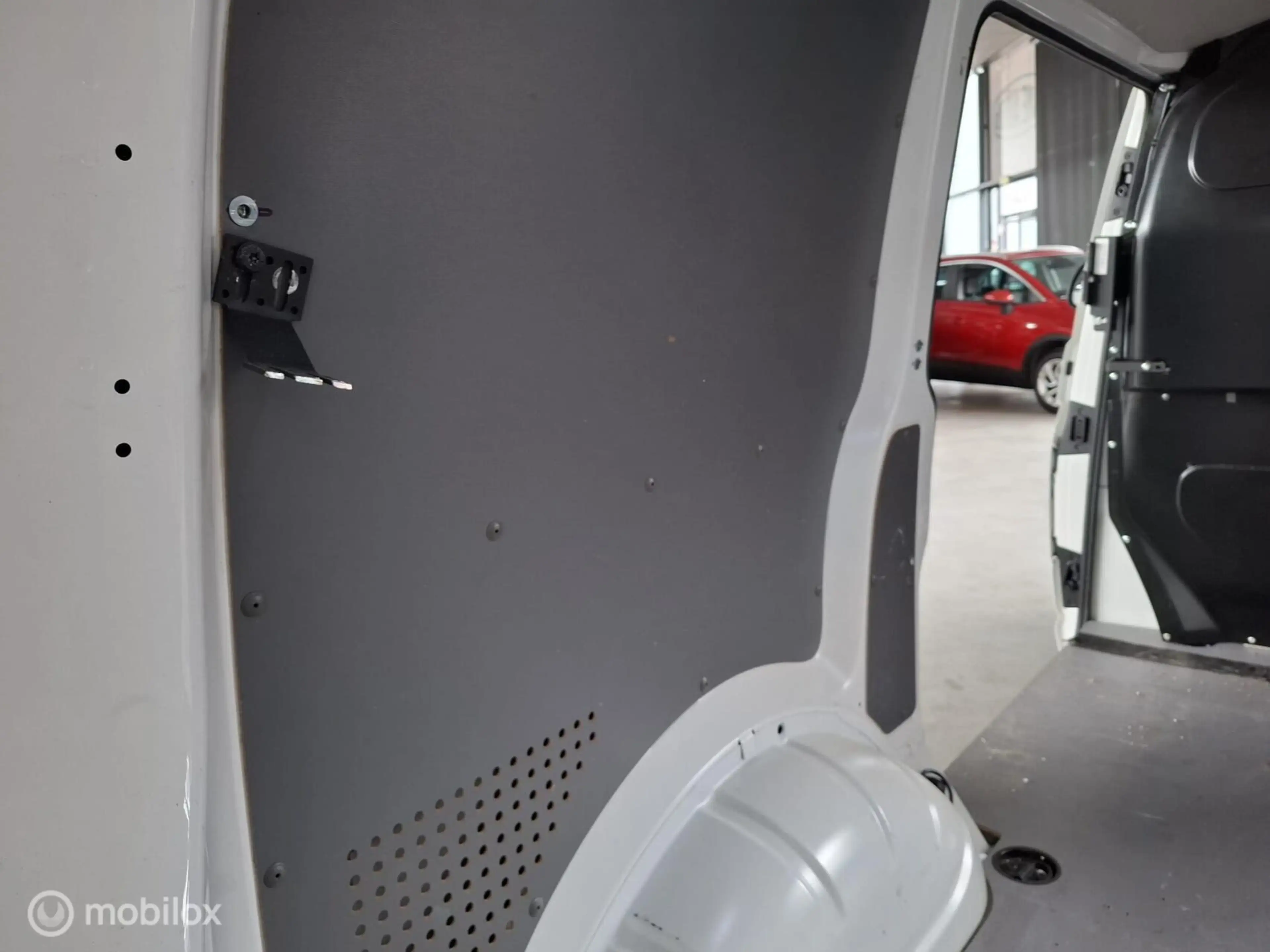 Volkswagen T6.1 Transporter 2.0 TDI L1H1 | TREKH. | 2 SCHUIFD. | PARK. SENSOR — photo 13