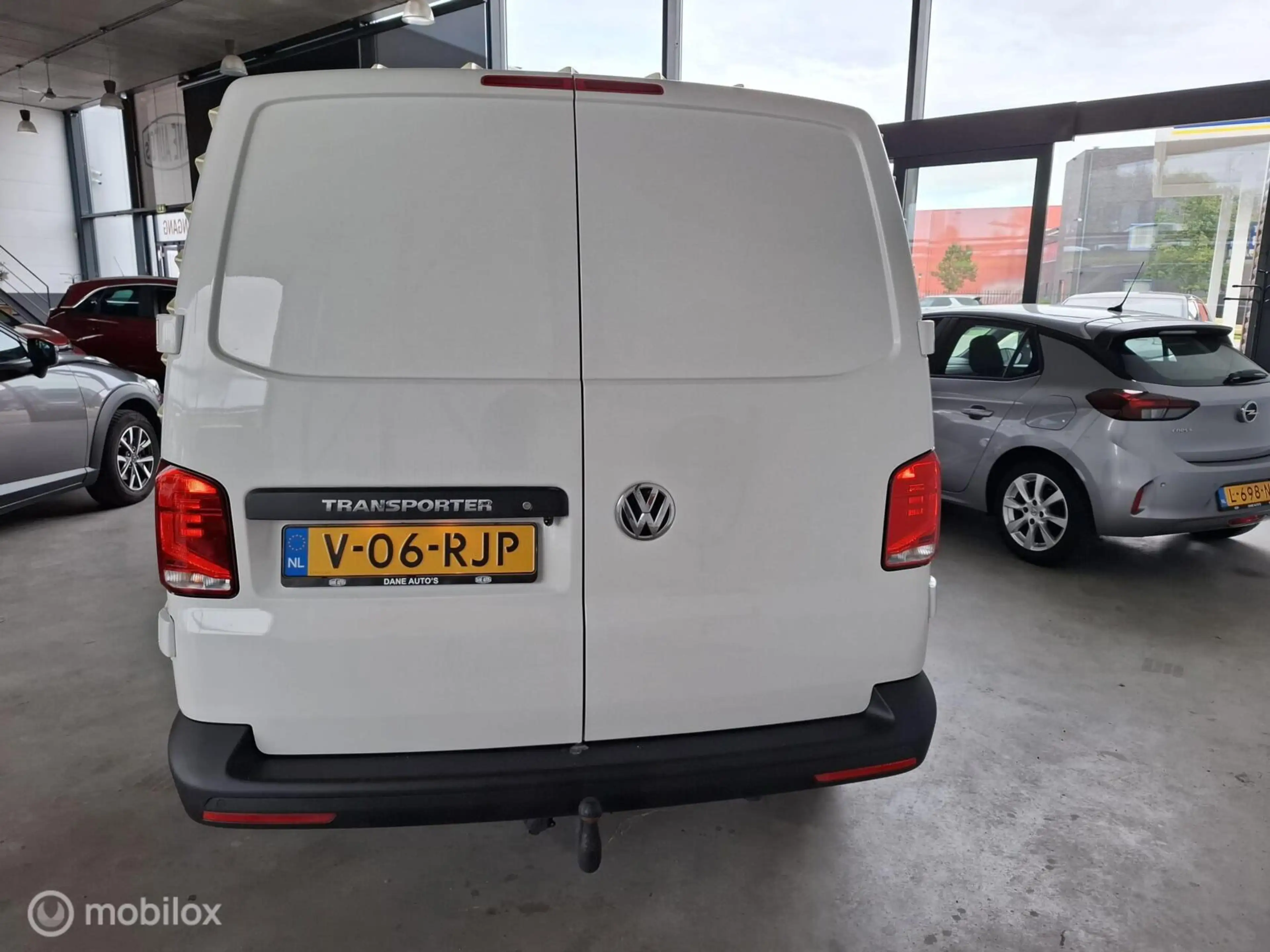 Volkswagen T6.1 Transporter 2.0 TDI L1H1 | TREKH. | 2 SCHUIFD. | PARK. SENSOR — photo 9