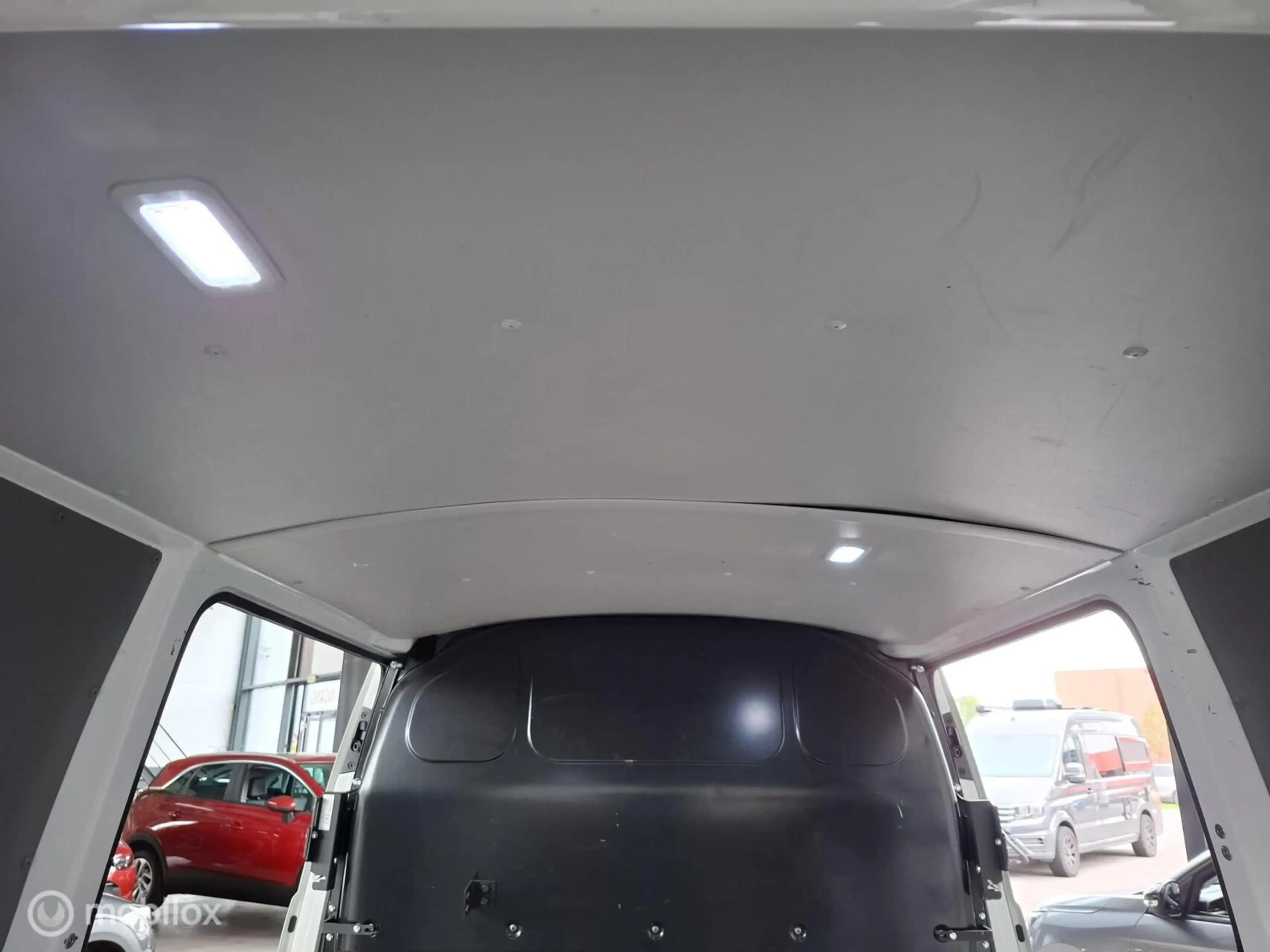 Volkswagen T6.1 Transporter 2.0 TDI L1H1 | TREKH. | 2 SCHUIFD. | PARK. SENSOR — photo 11