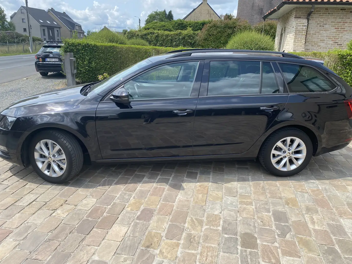 Skoda Octavia Combi 1.4 TSI DSG Ambition Zwart - 2
