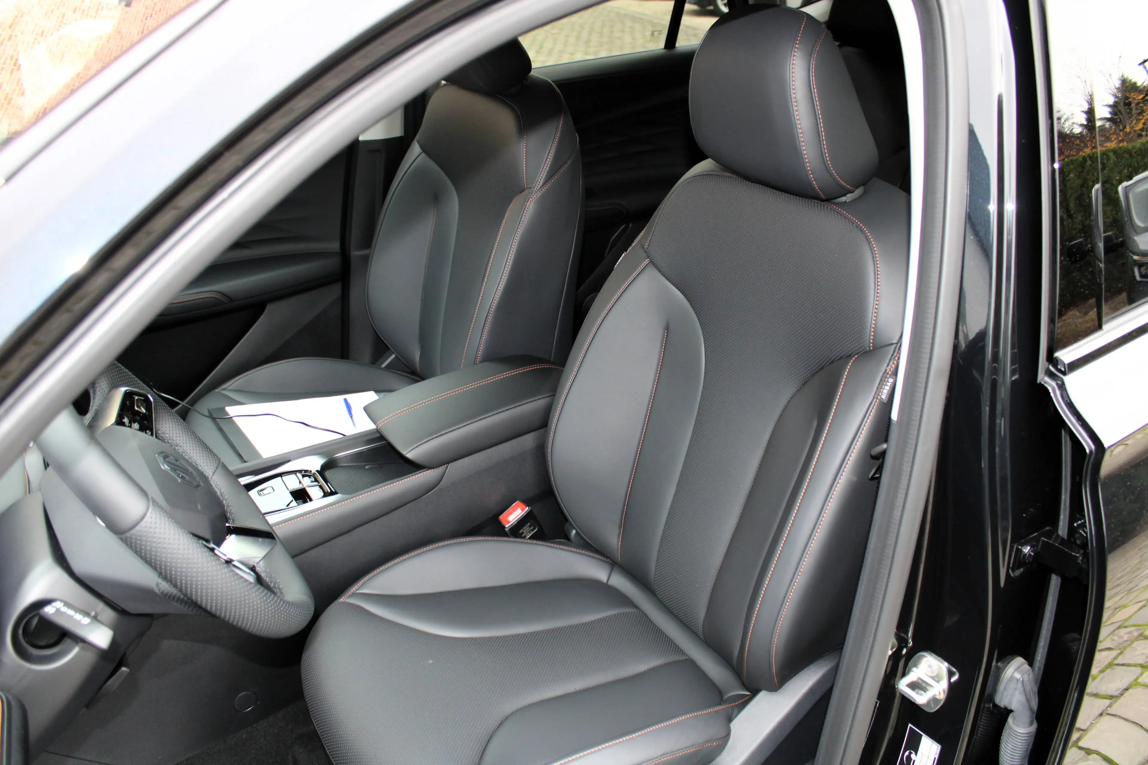 MG HS SPLINTERNIEUWE MG HS Hybrid 1.5 Turbo Luxury Edition — photo 11