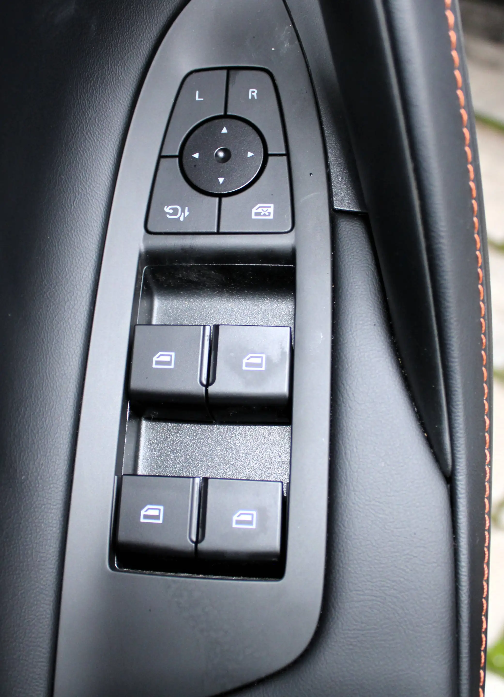 MG HS SPLINTERNIEUWE MG HS Hybrid 1.5 Turbo Luxury Edition — photo 12