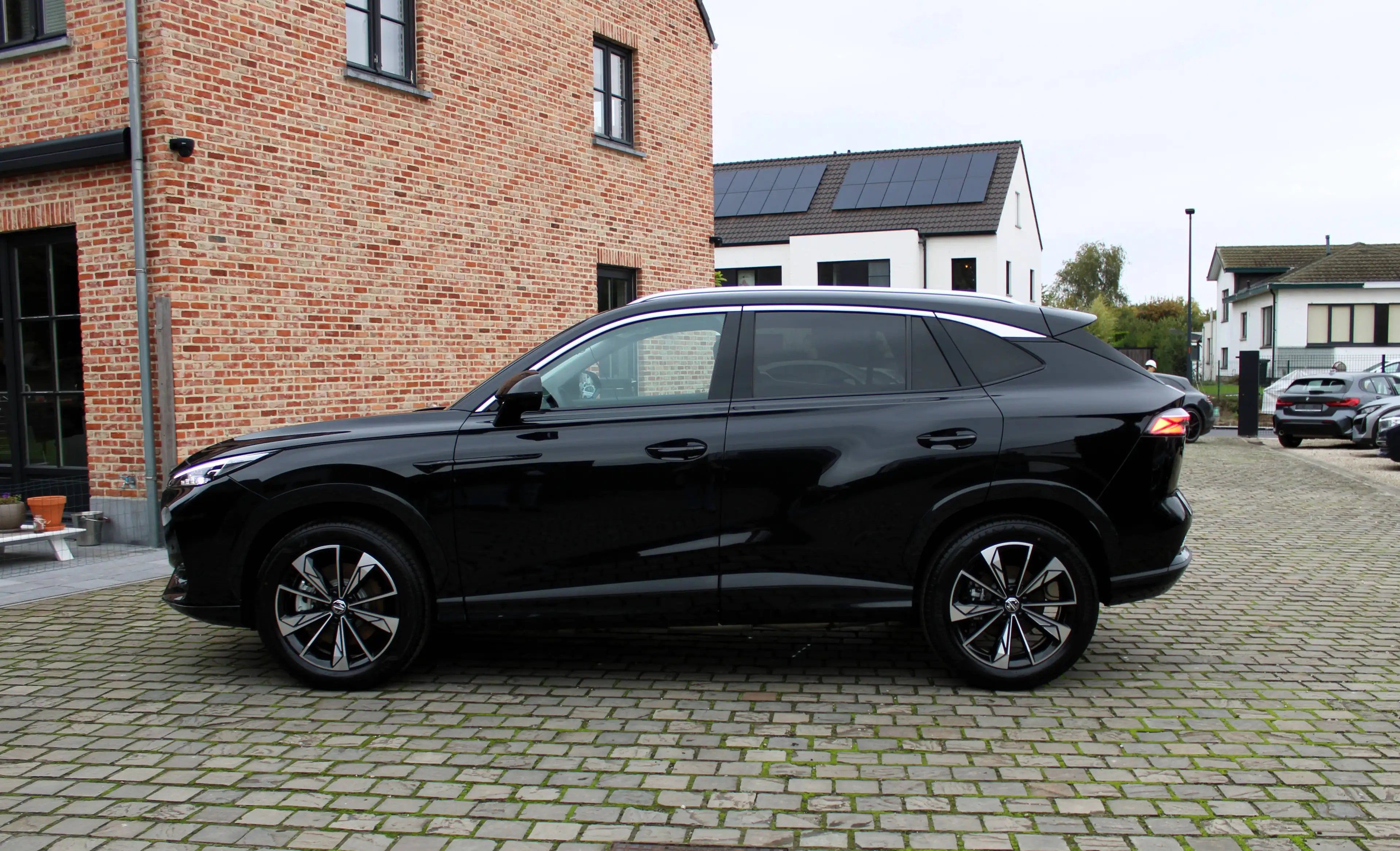 MG HS SPLINTERNIEUWE MG HS Hybrid  1.5 Turbo Luxury Edition