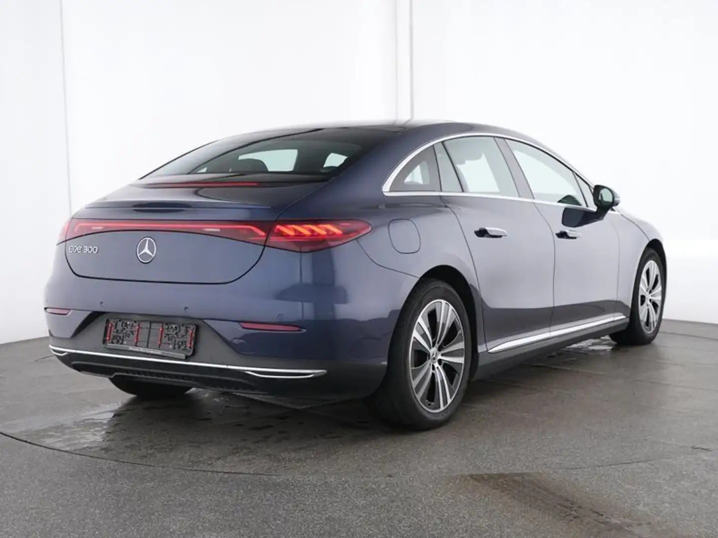 Mercedes-Benz EQE 300 Electric Art Premium PanoramaDach+Winter Blau - 2