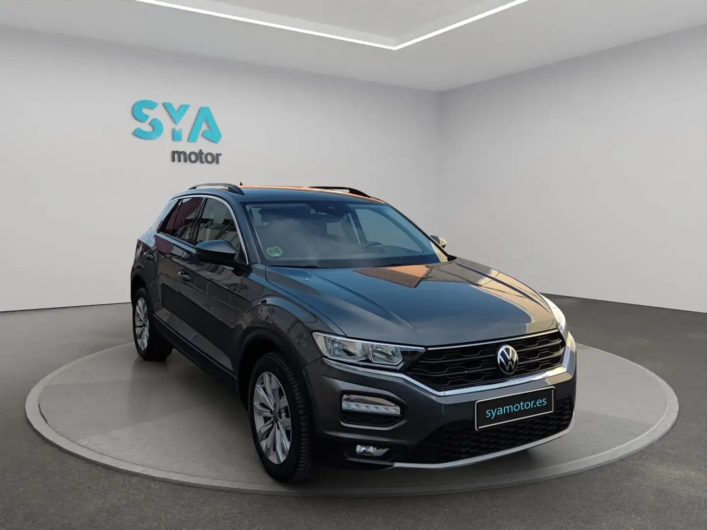 Volkswagen T-Roc 2.0TDI Advance DSG7 Grijs - 1