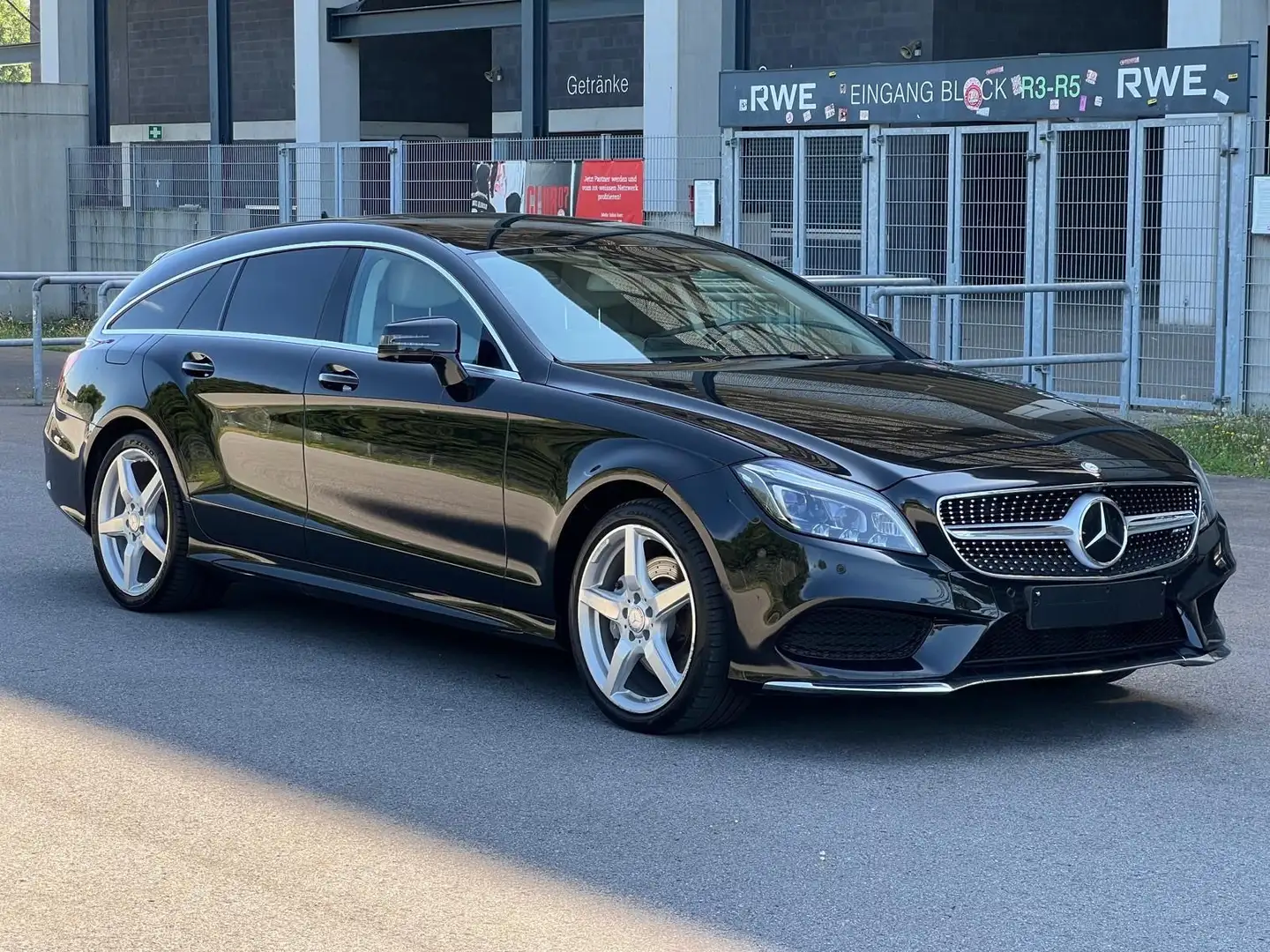 Mercedes-Benz CLS 350 BlueTec d 4Matic AMG-line Schwarz - 1