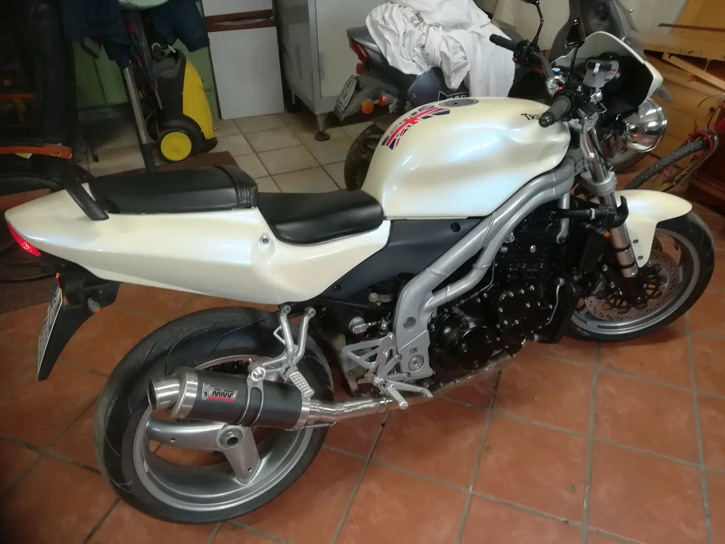 Triumph Speed Triple 955i Bianco - 2