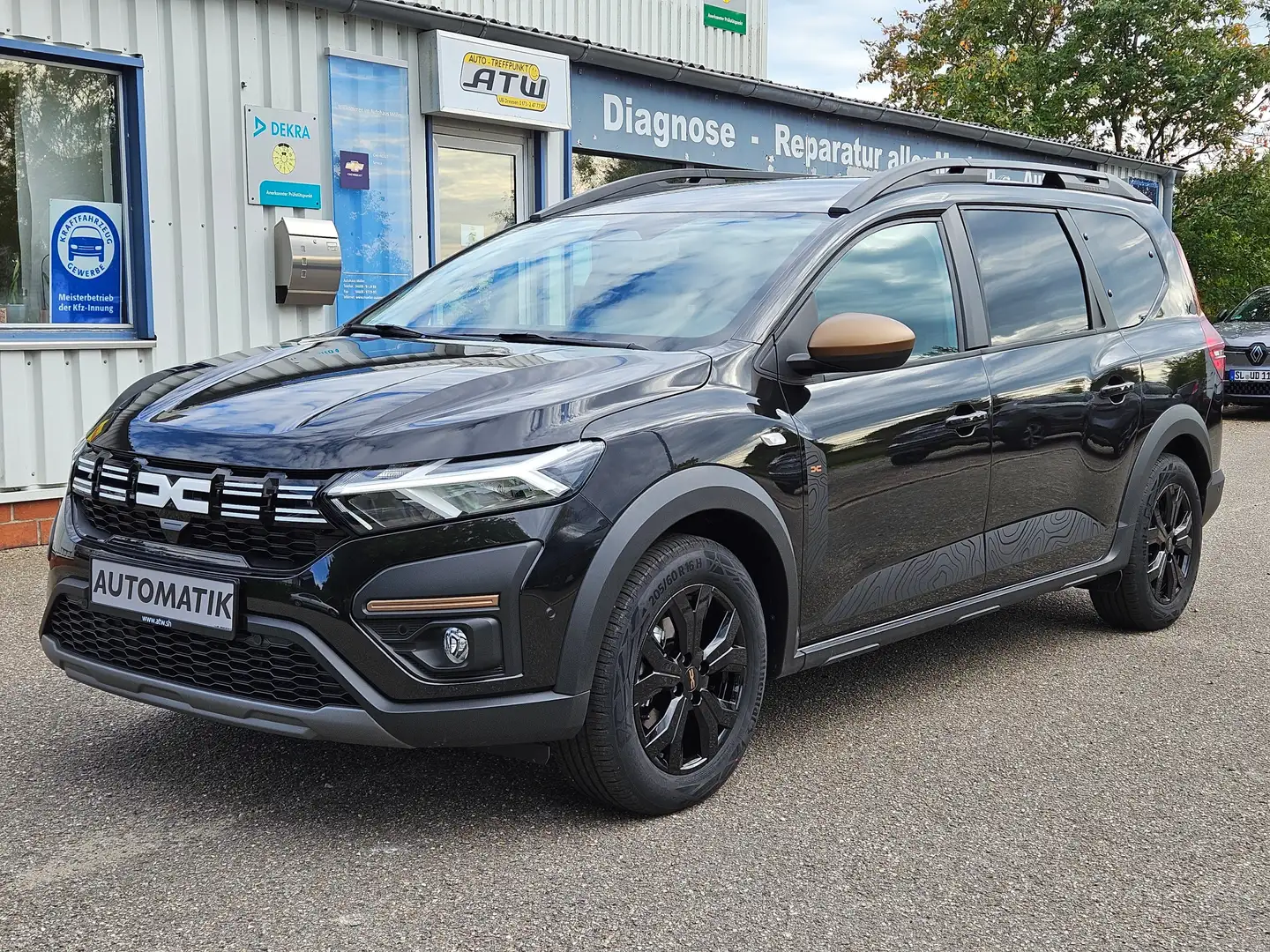 Dacia Jogger Hybrid 140 Automatik 7-Sitze Winter-Plus Allwetter Schwarz - 1