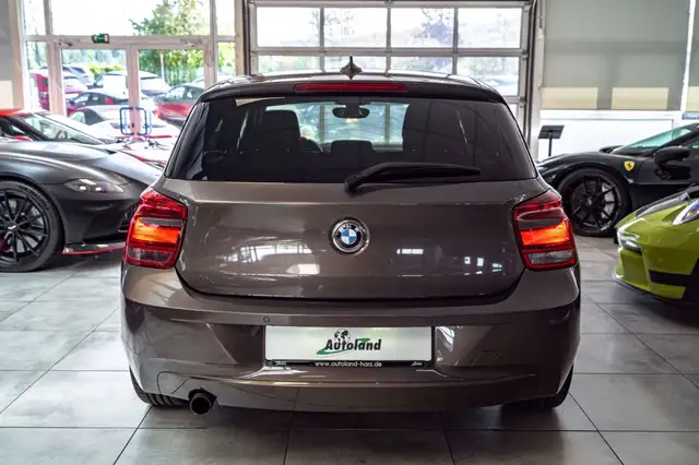BMW 1 Series view 6