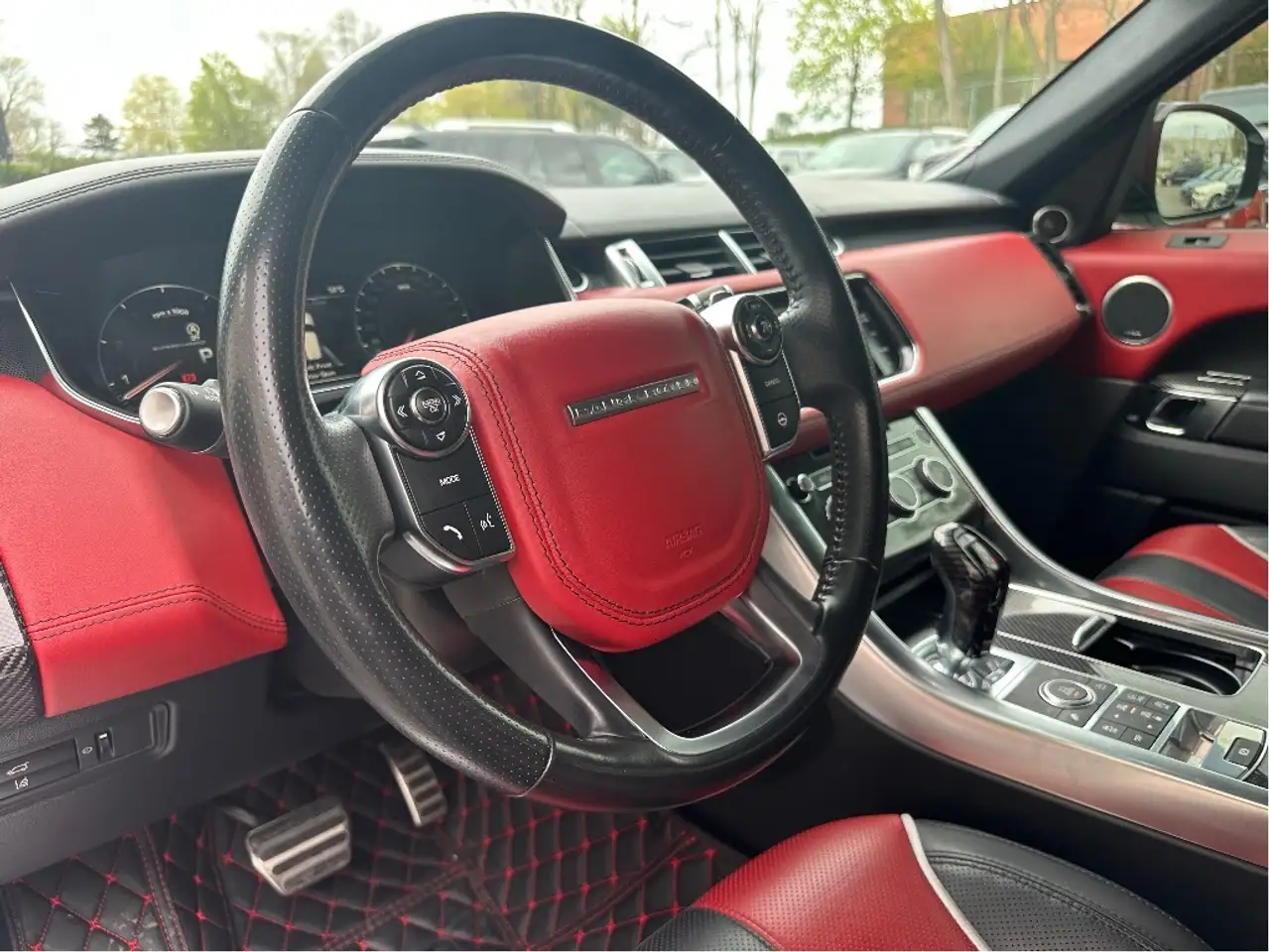Land Rover Range Rover Sport снимка Land Rover Range Rover Sport