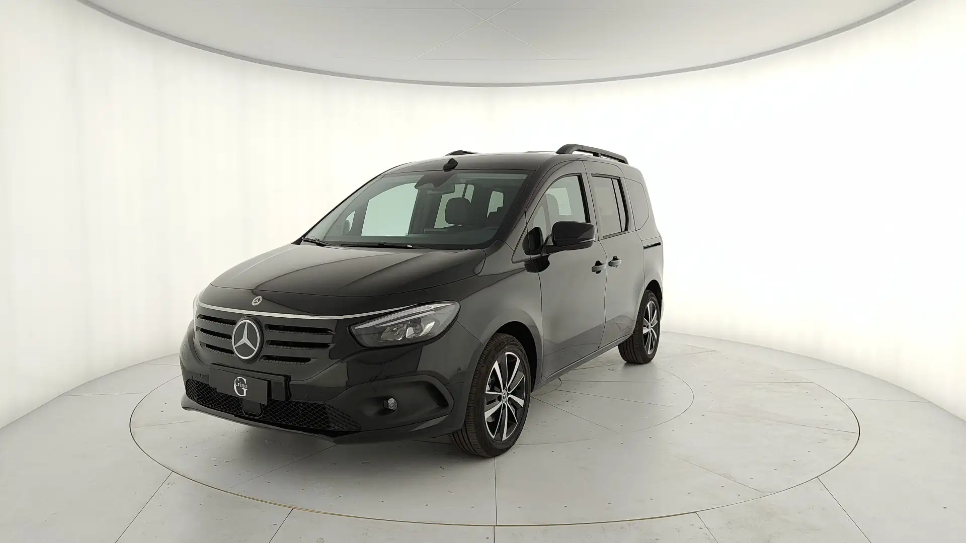 Mercedes-Benz EQT 200 Nero - 1