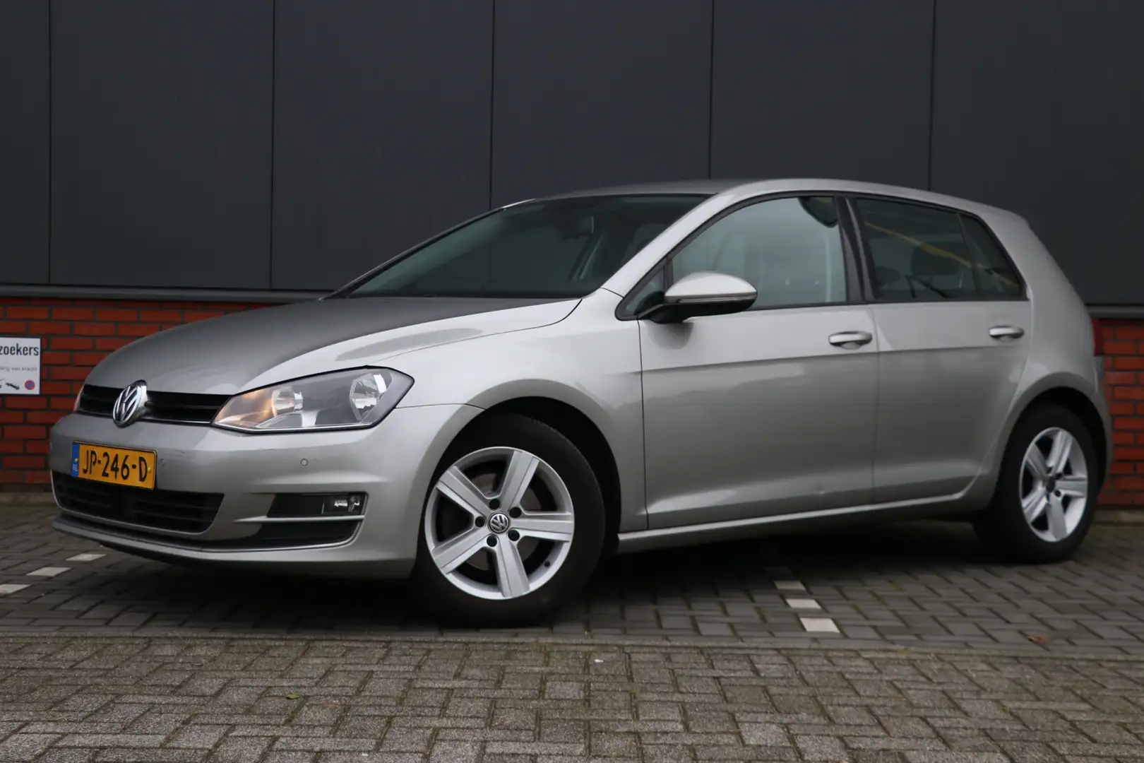 Volkswagen Golf 1.4 TSI ACT Highline 141PK | automaat | navigatie Gris - 1