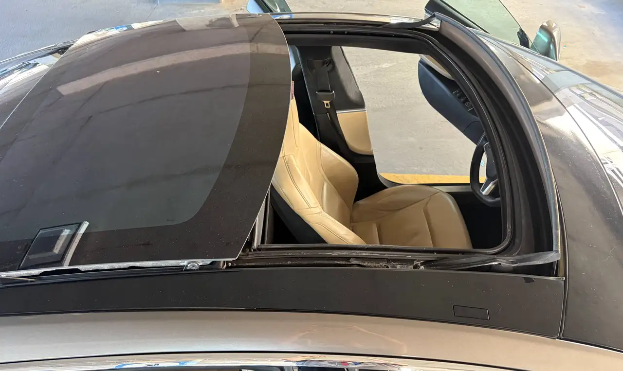 Tesla Model S photo Tesla Model S
