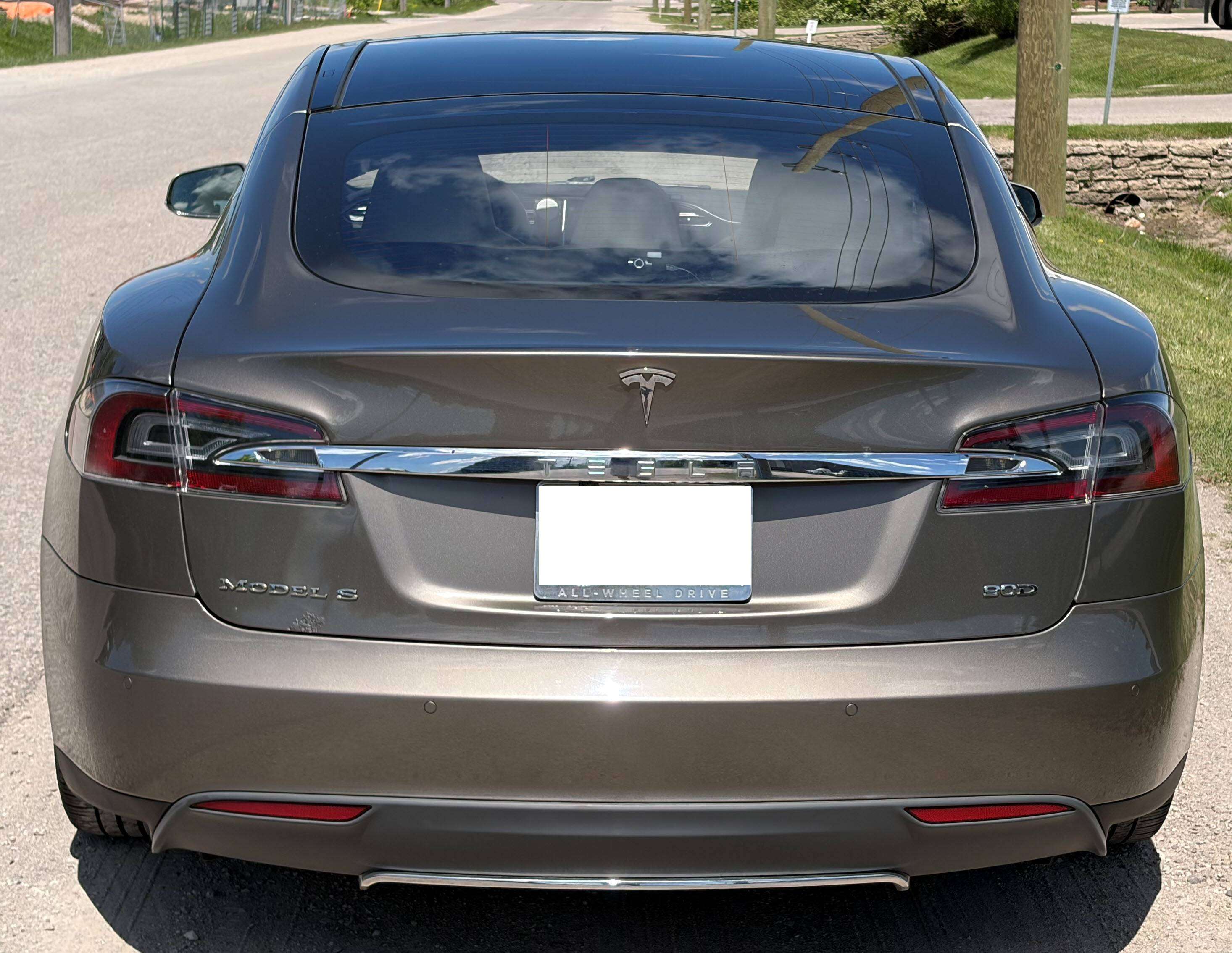 2016 Tesla Model S 90D Fully loaded - Unlimited Free Supercharger alt 3