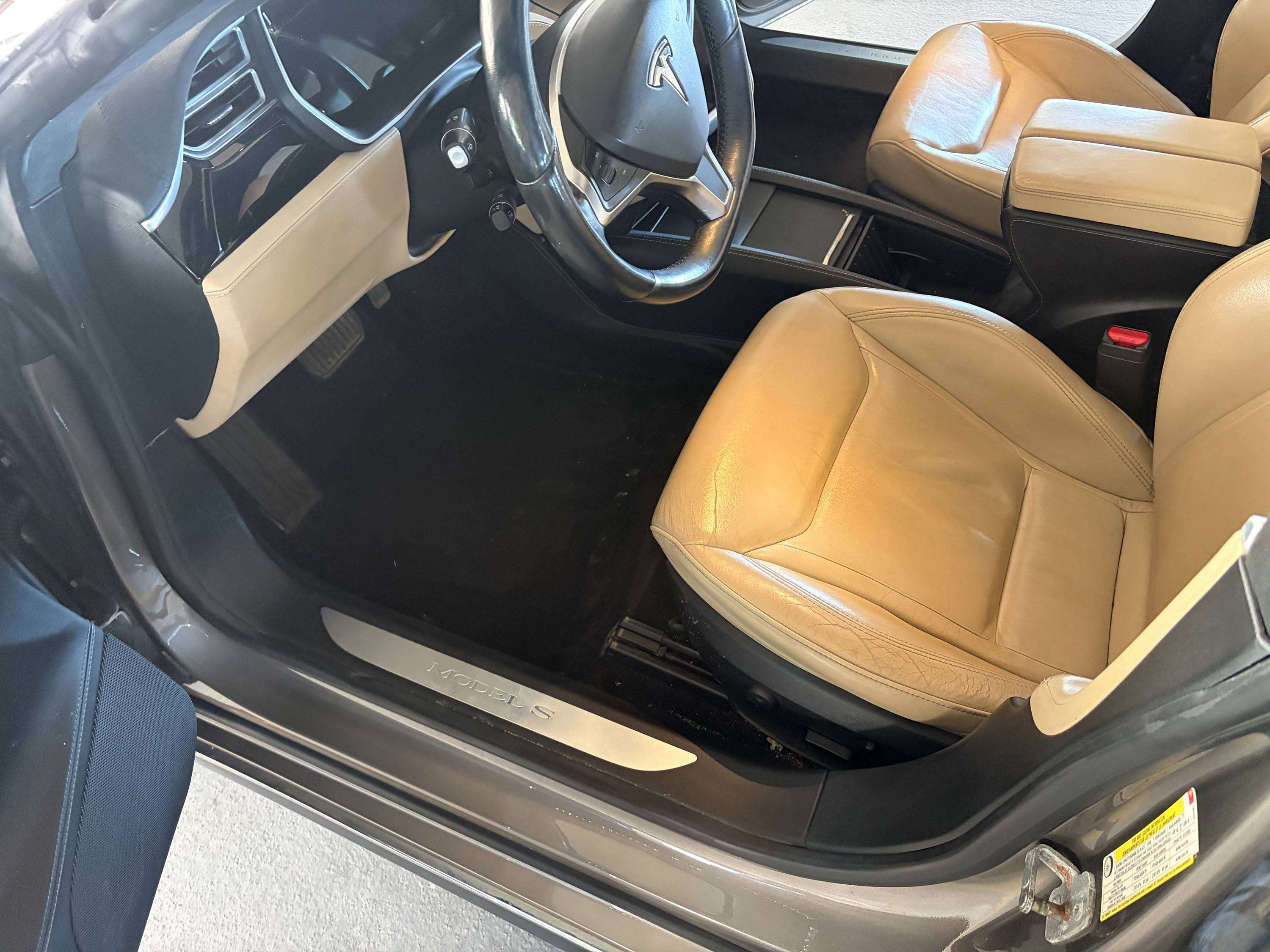 2016 Tesla Model S 90D Fully loaded - Unlimited Free Supercharger thumb 9