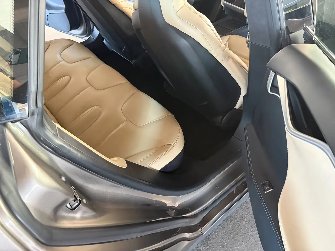 Tesla Model S photo Tesla Model S