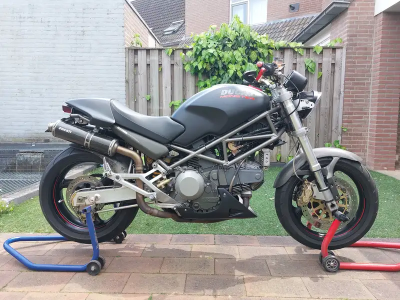 Ducati Monster 900