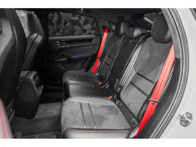Porsche Cayenne view 11