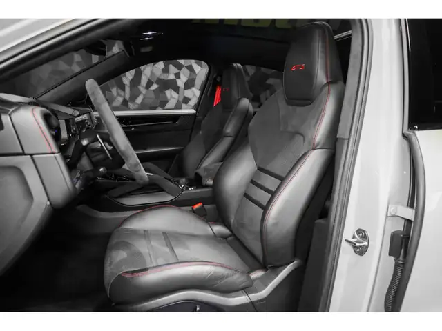 Porsche Cayenne view 9