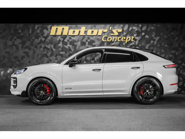Porsche Cayenne view 2