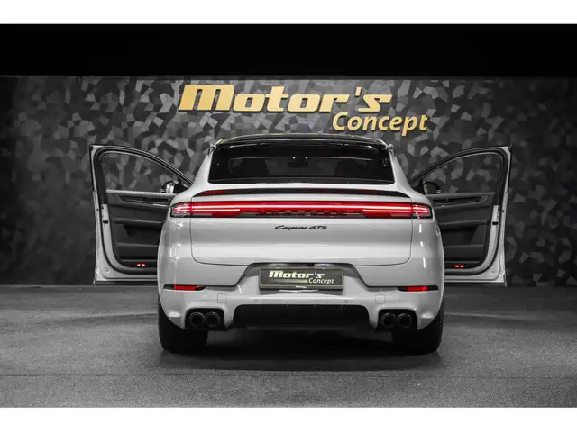 Porsche Cayenne view 5