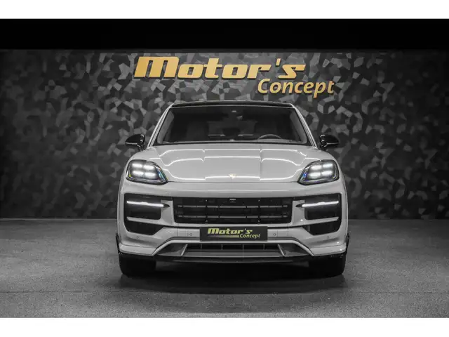 Porsche Cayenne view 4