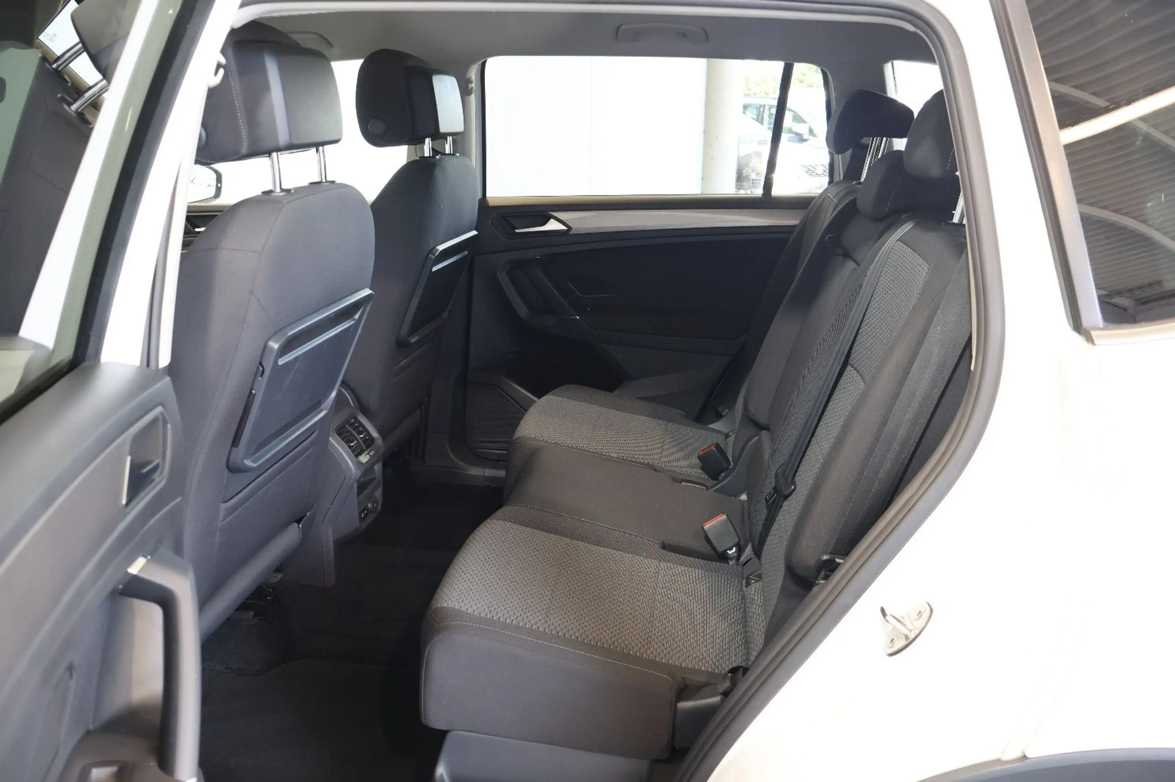 Volkswagen Tiguan Allspace 2.0 TDI Comf. AID+ACC+LED+AHK — photo 12