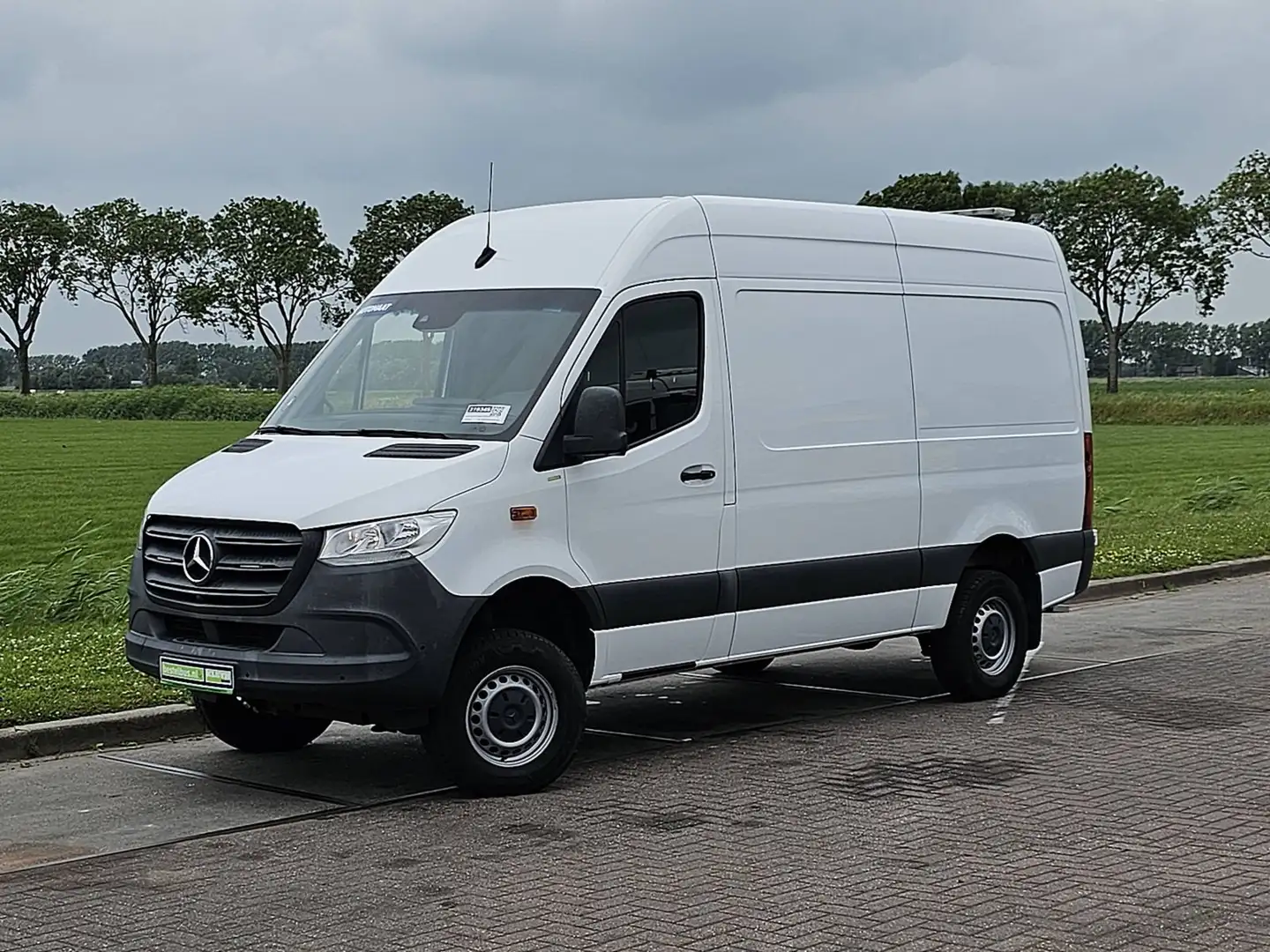 Mercedes-Benz Sprinter 316 L2H2 Mbux 4x4 Autom! Wit - 2