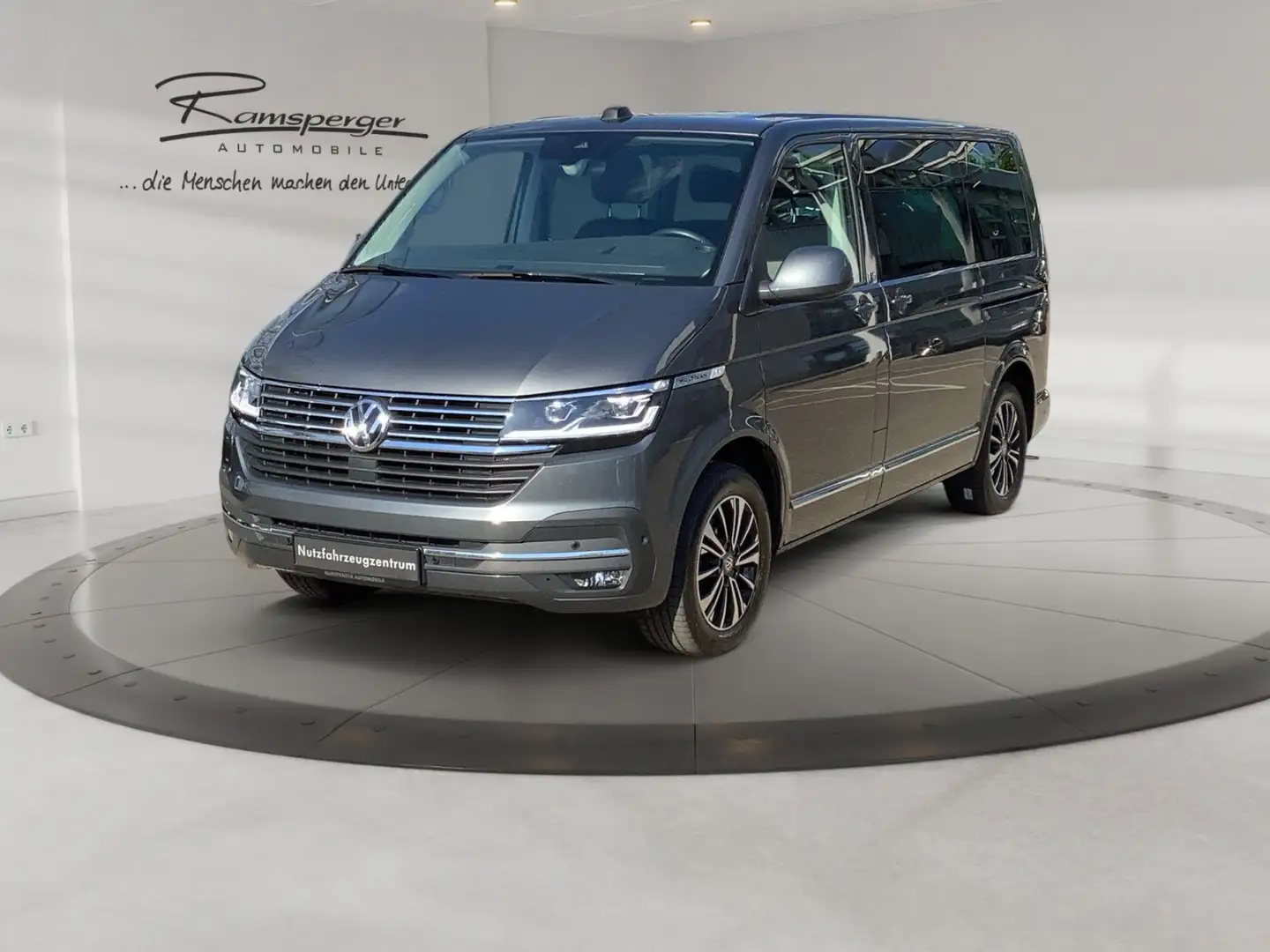Volkswagen T6.1 Multivan 2.0 TDI DSG Generation SIX AHK ACC Grau - 2