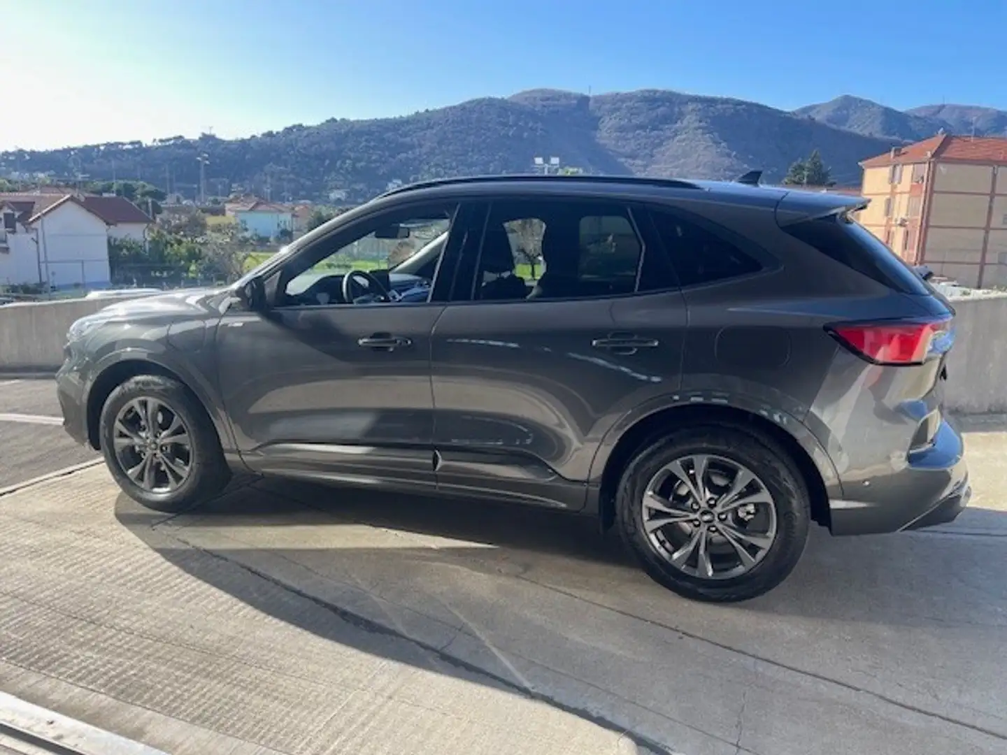 Ford Kuga 2.5 Plug In Hybrid 225 CV CVT 2WD ST-Line Grigio - 2