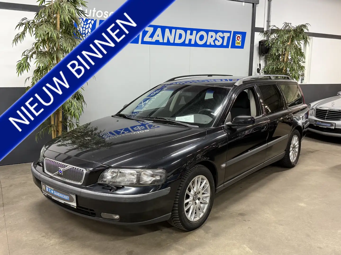 Volvo V70 2.4 Edition II // Apk tot 22-11-2026!! // goed rij Schwarz - 1