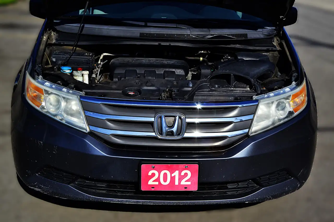 Honda Odyssey снимка Honda Odyssey